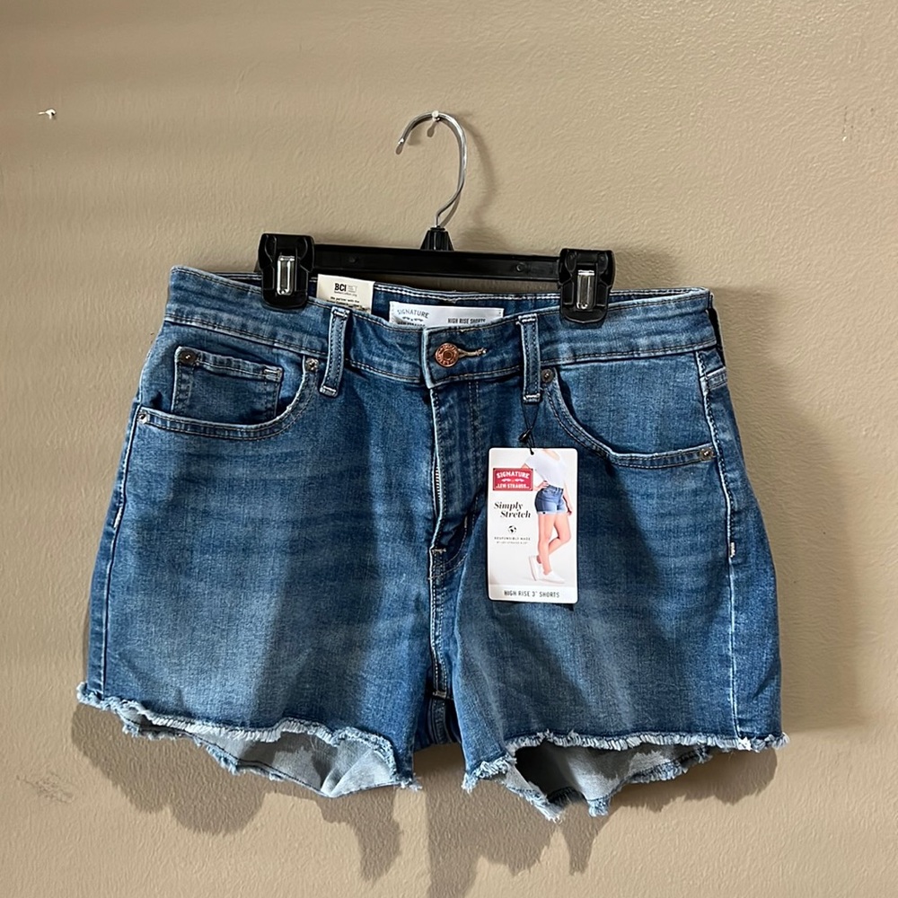 Size 8, Signature by Levi, shorts